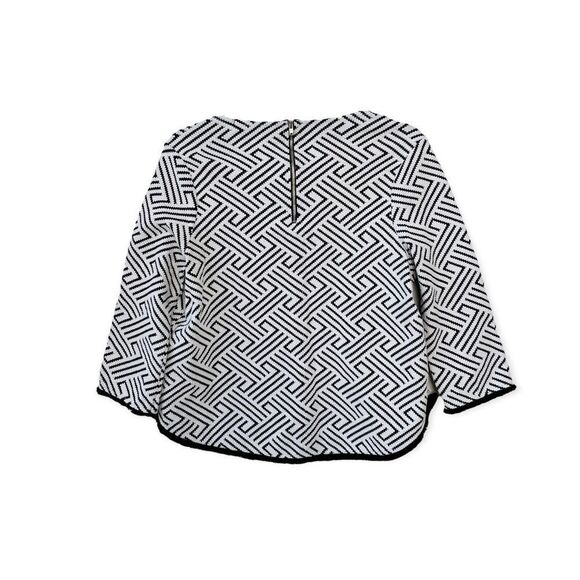 W5 Top Abstract Stripes White Black Small - Picture 3 of 10